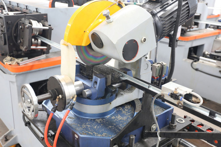 Air pipe Duct corner TDC Flange forming machine TDC Flange making ...